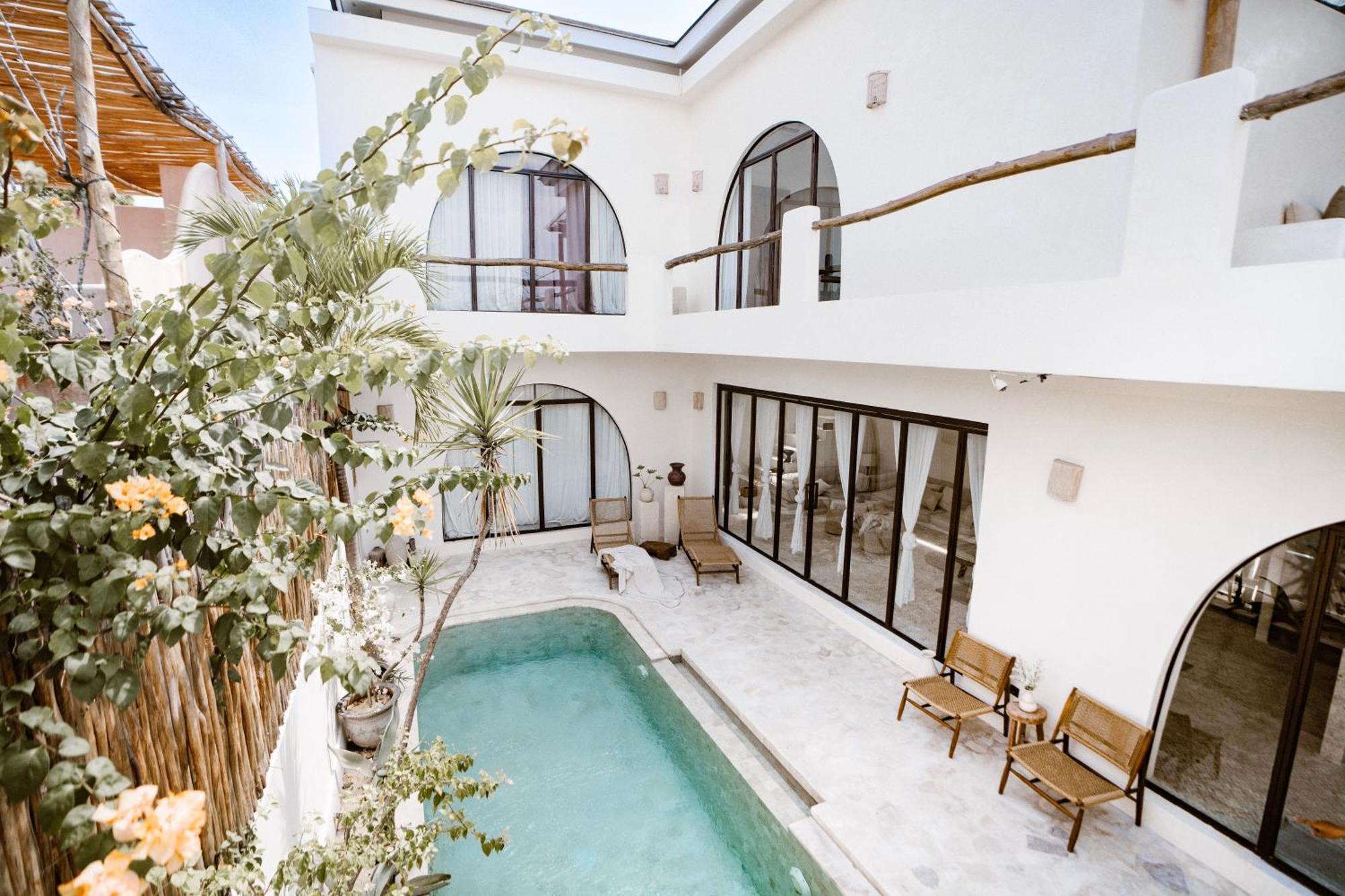 Bella - Stylish 3-bedroom Oasis With Mediterranean Charm Apartment