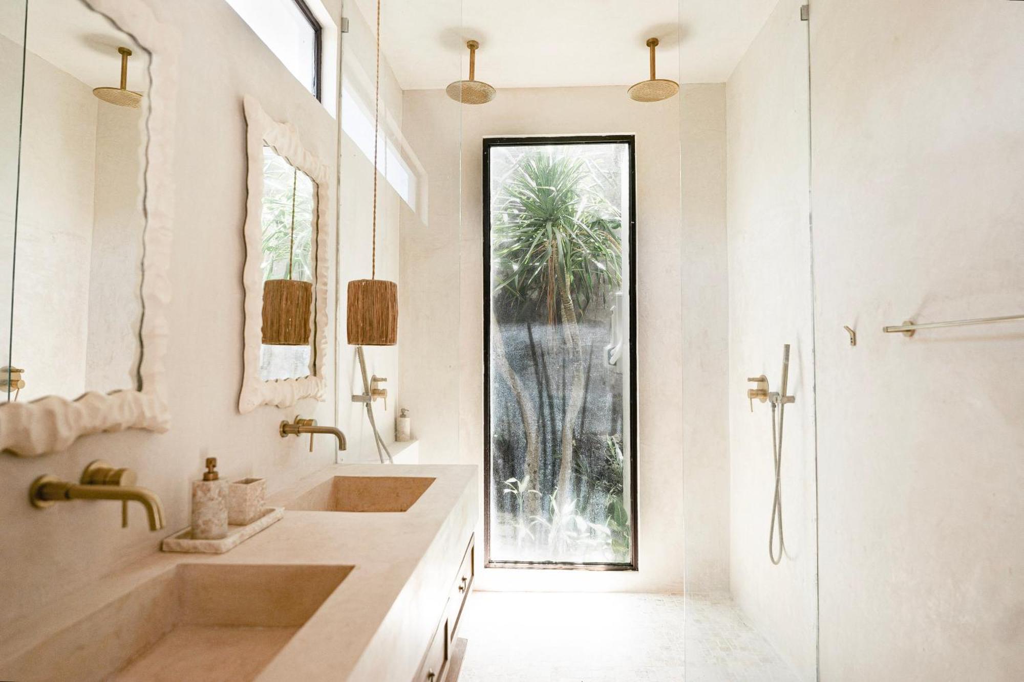 Bella - Stylish 3-bedroom Oasis With Mediterranean Charm Apartment